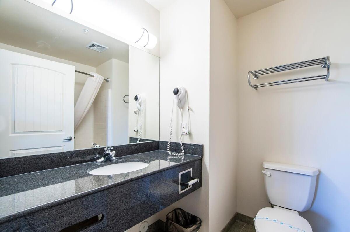 Vistas 107- Modern Studio Sleeps 3 With Style 谢拉维斯塔 外观 照片